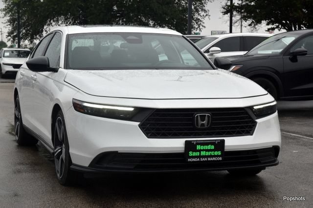 Used 2025 Honda Accord Sport image 2