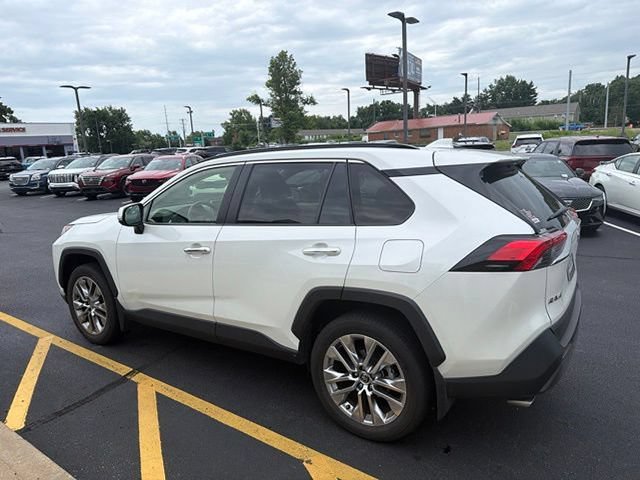 Used 2020 Toyota RAV4 Limited w/ All Weather Liner Package AWD/4WD image 15