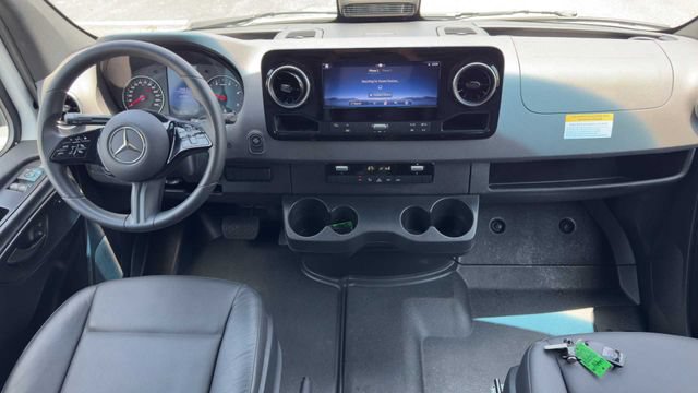 Used 2025 Mercedes-Benz Sprinter 2500 image 22