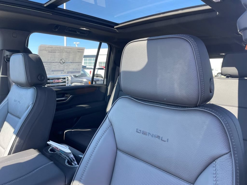 New 2026 GMC Yukon XL Denali w/ Sun & Power Step Package AWD/4WD image 20