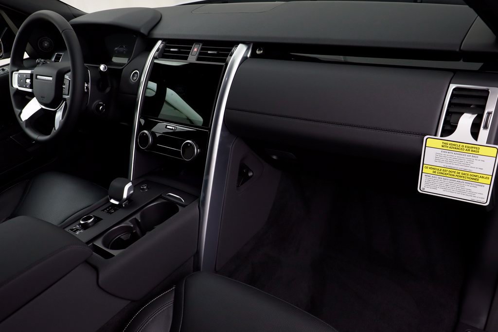 New 2025 Land Rover Discovery S AWD/4WD image 21