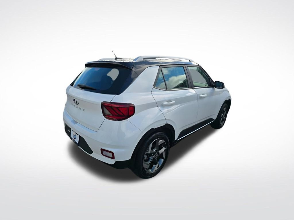 Used 2023 Hyundai Venue Limited image 5