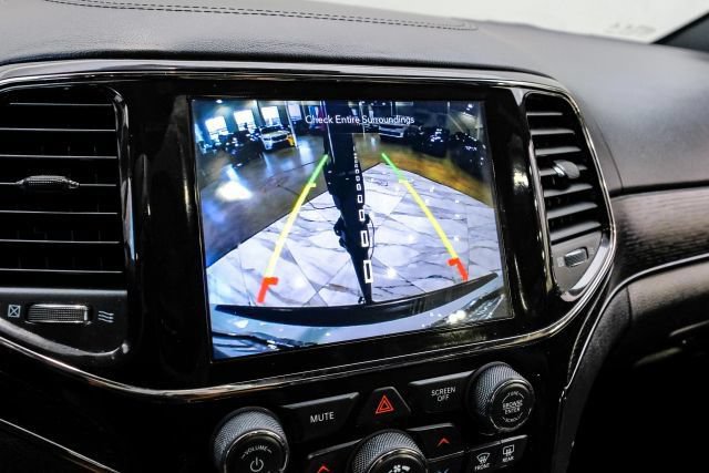 Used 2020 Jeep Grand Cherokee High Altitude AWD/4WD image 24