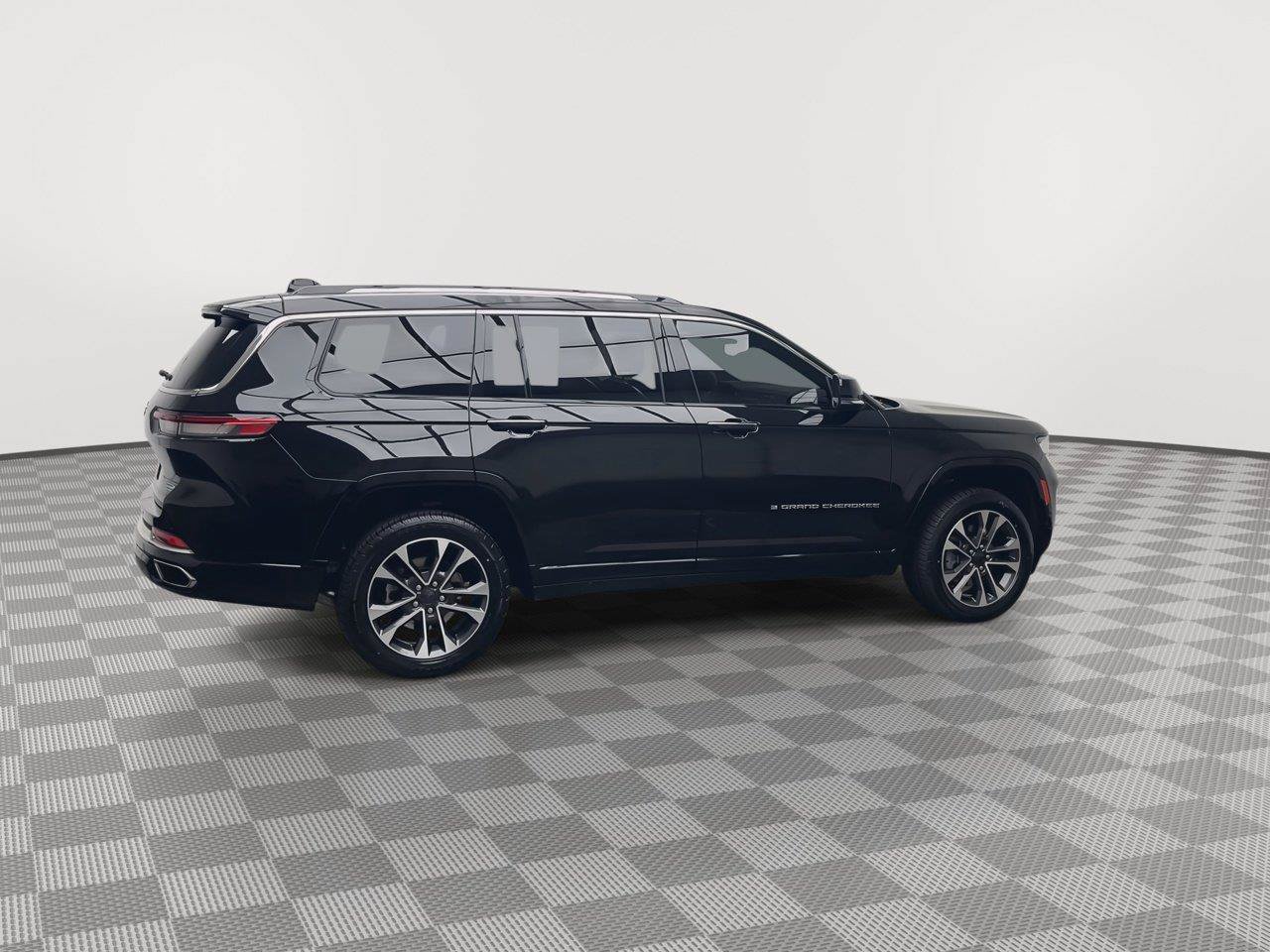 Used 2021 Jeep Grand Cherokee L Overland w/ Luxury Tech Group IV AWD/4WD image 44