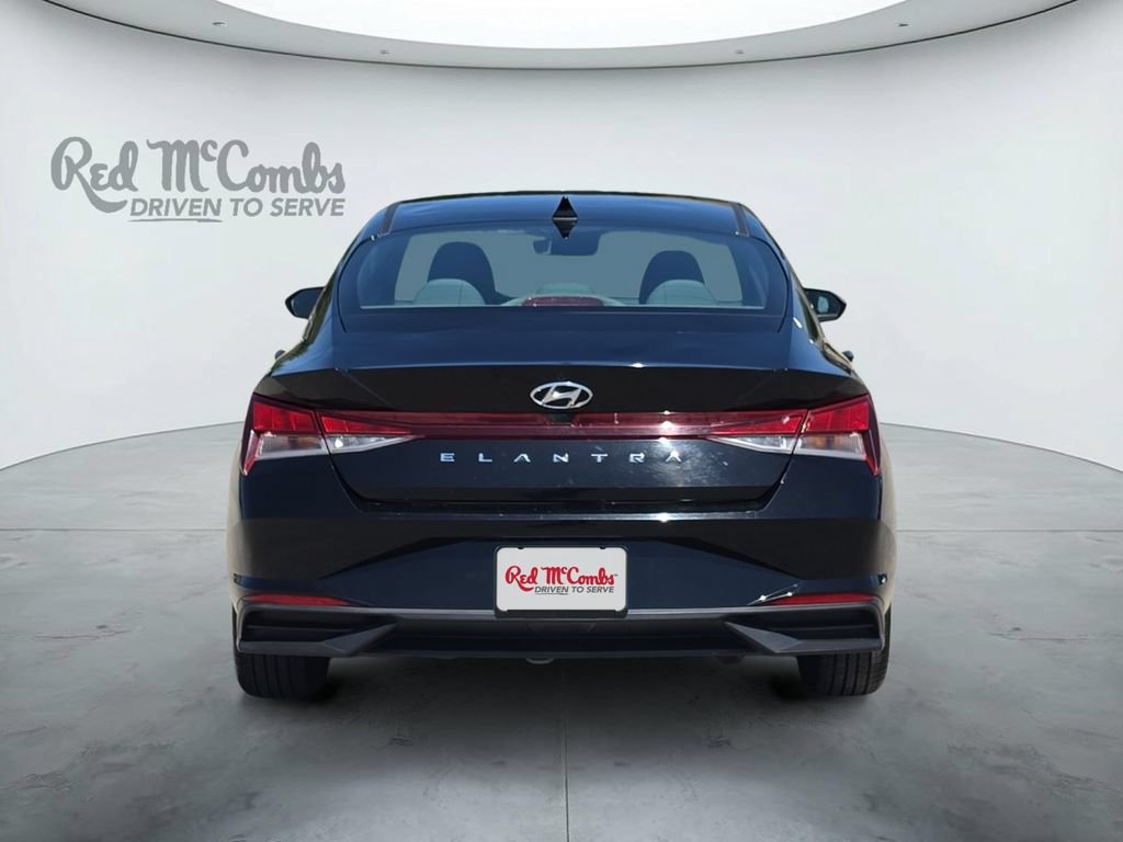 Used 2023 Hyundai Elantra SEL w/ Convenience Package FWD image 4