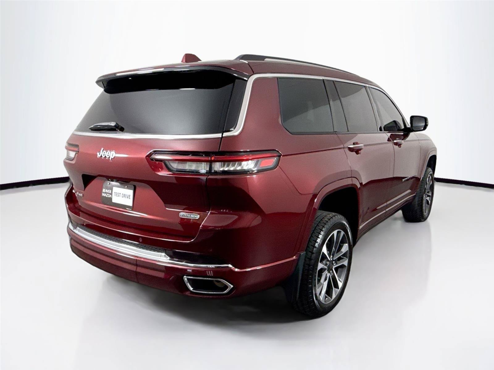 Used 2022 Jeep Grand Cherokee L Overland w/ MOPAR Finishing Package AWD/4WD image 2