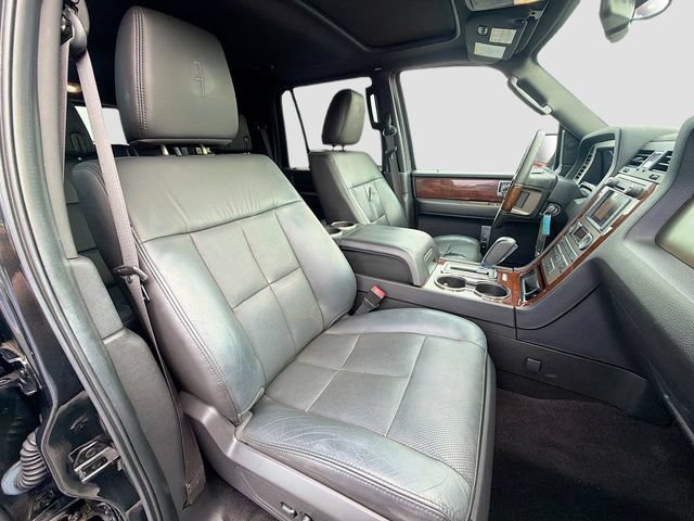 Used 2014 Lincoln Navigator 4WD image 31