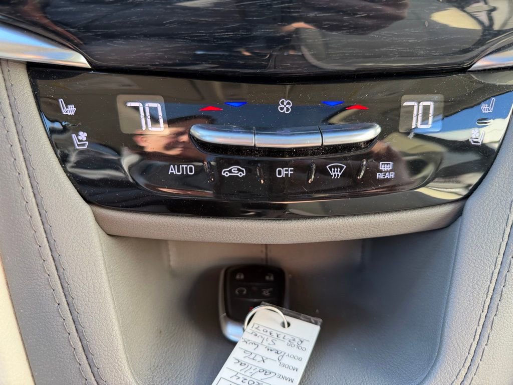 Used 2024 Cadillac XT6 Premium Luxury image 17