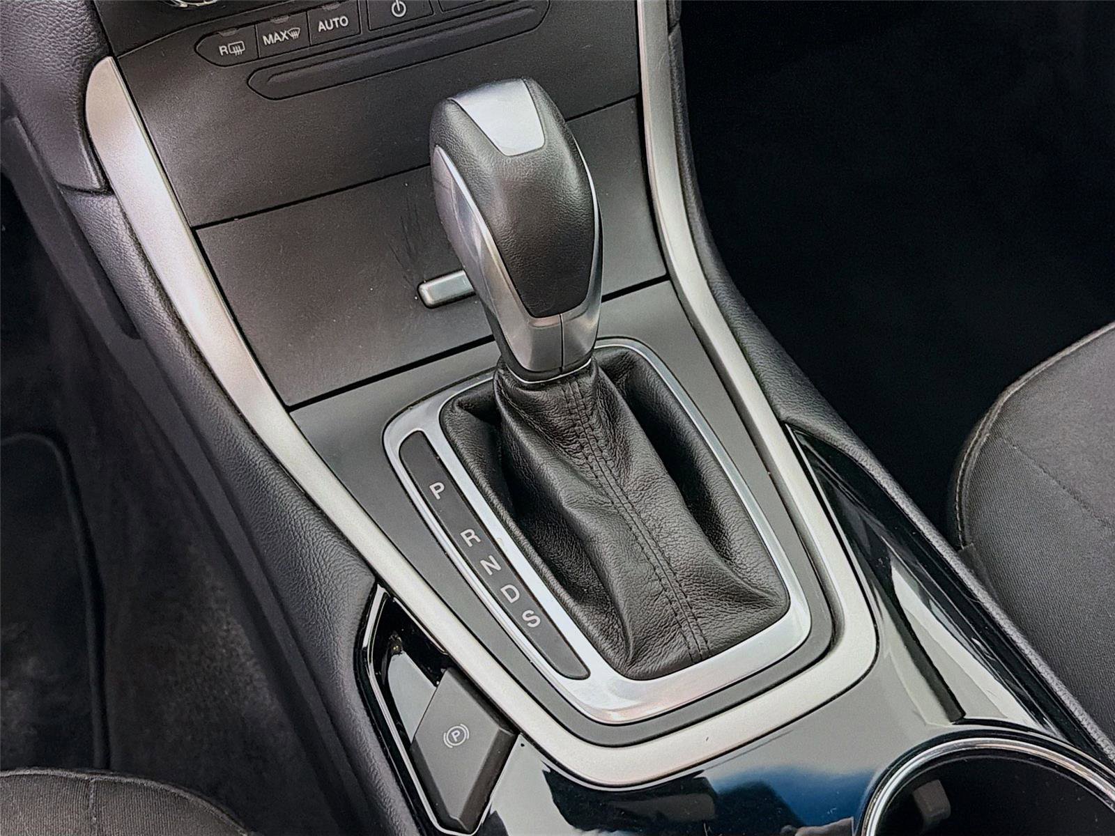 Used 2018 Ford Edge SEL w/ Class II Trailer Tow Package image 17