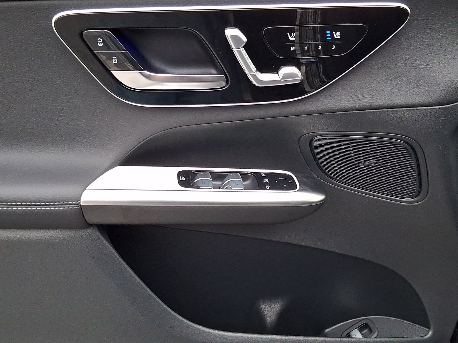 New 2026 Mercedes-Benz GLC 300 4MATIC image 8