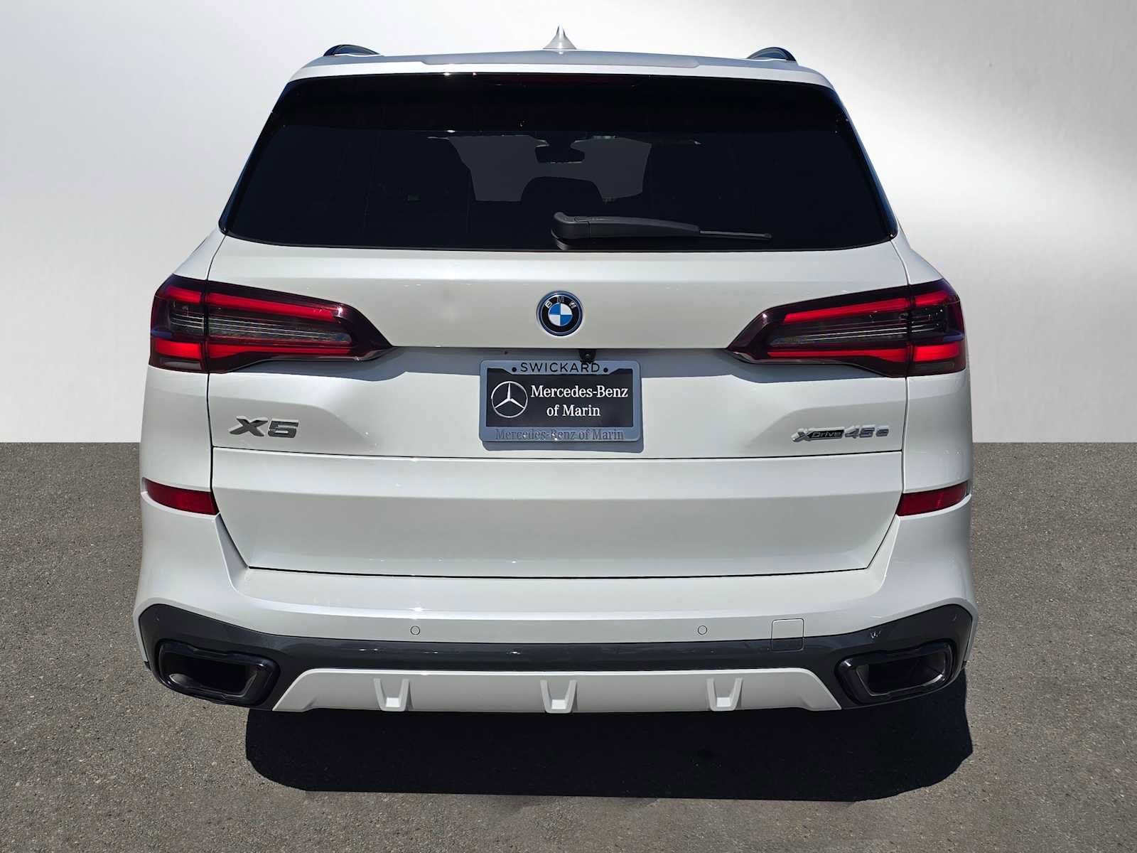 Used 2023 BMW X5 xDrive45e w/ M Sport Package image 4