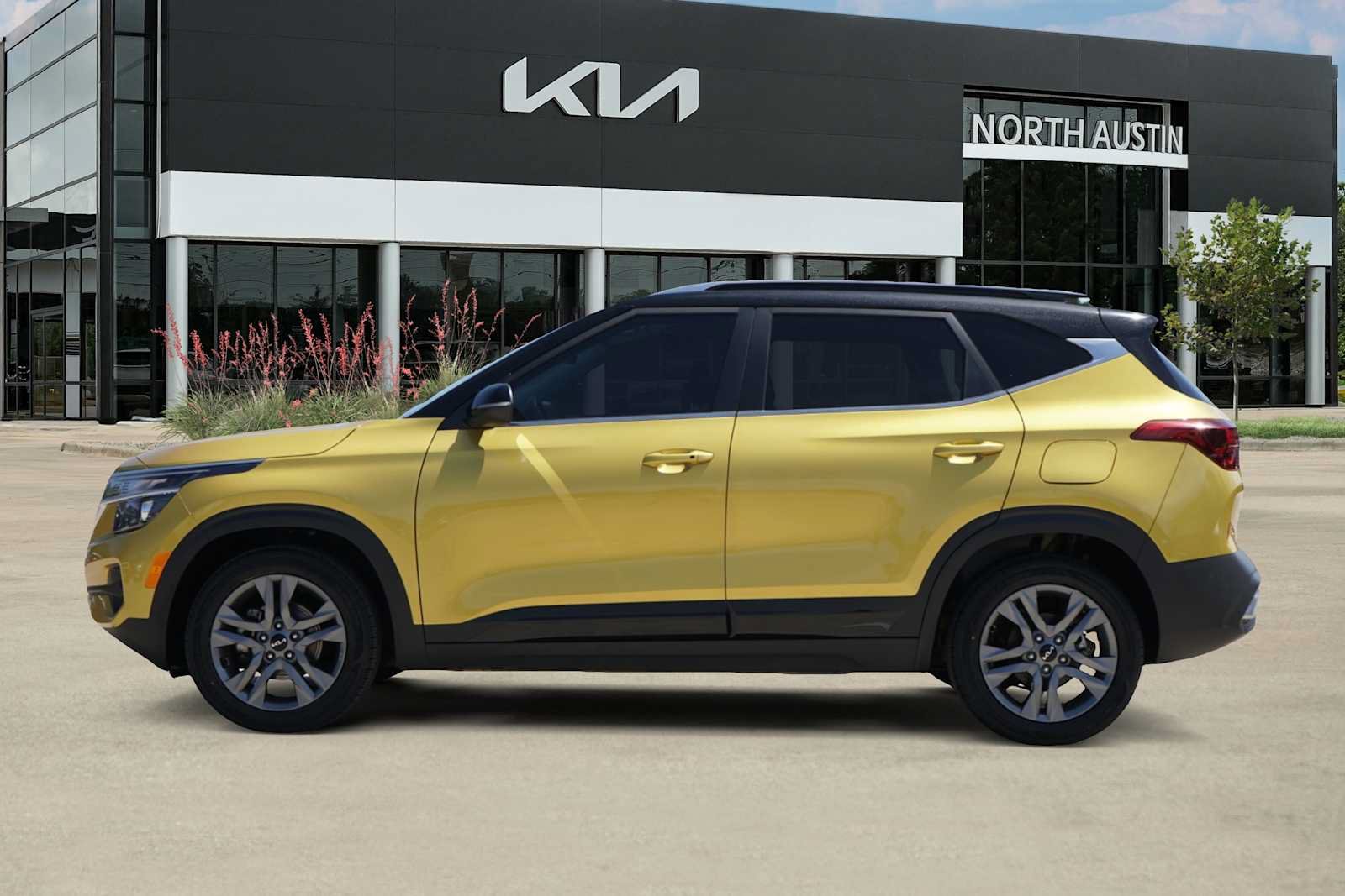 Certified 2023 Kia Seltos S FWD image 3