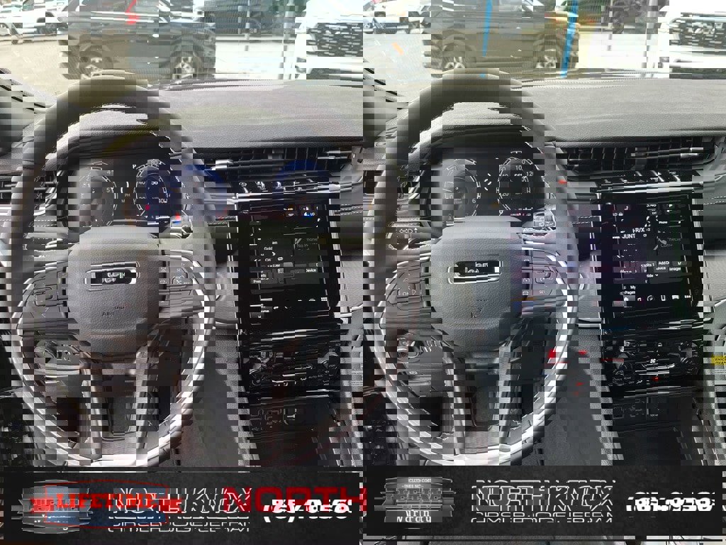 New 2025 Jeep Grand Cherokee Altitude image 8