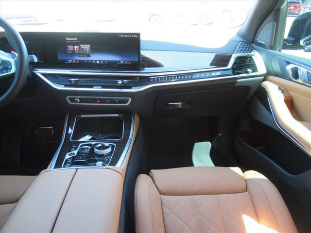 Used 2026 BMW X5 xDrive50e image 14