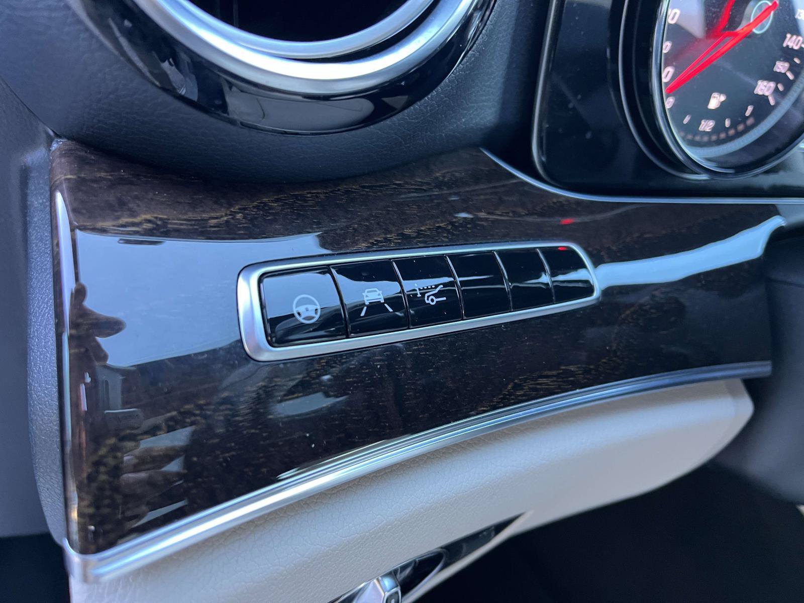 Used 2018 Mercedes-Benz E 300 image 20