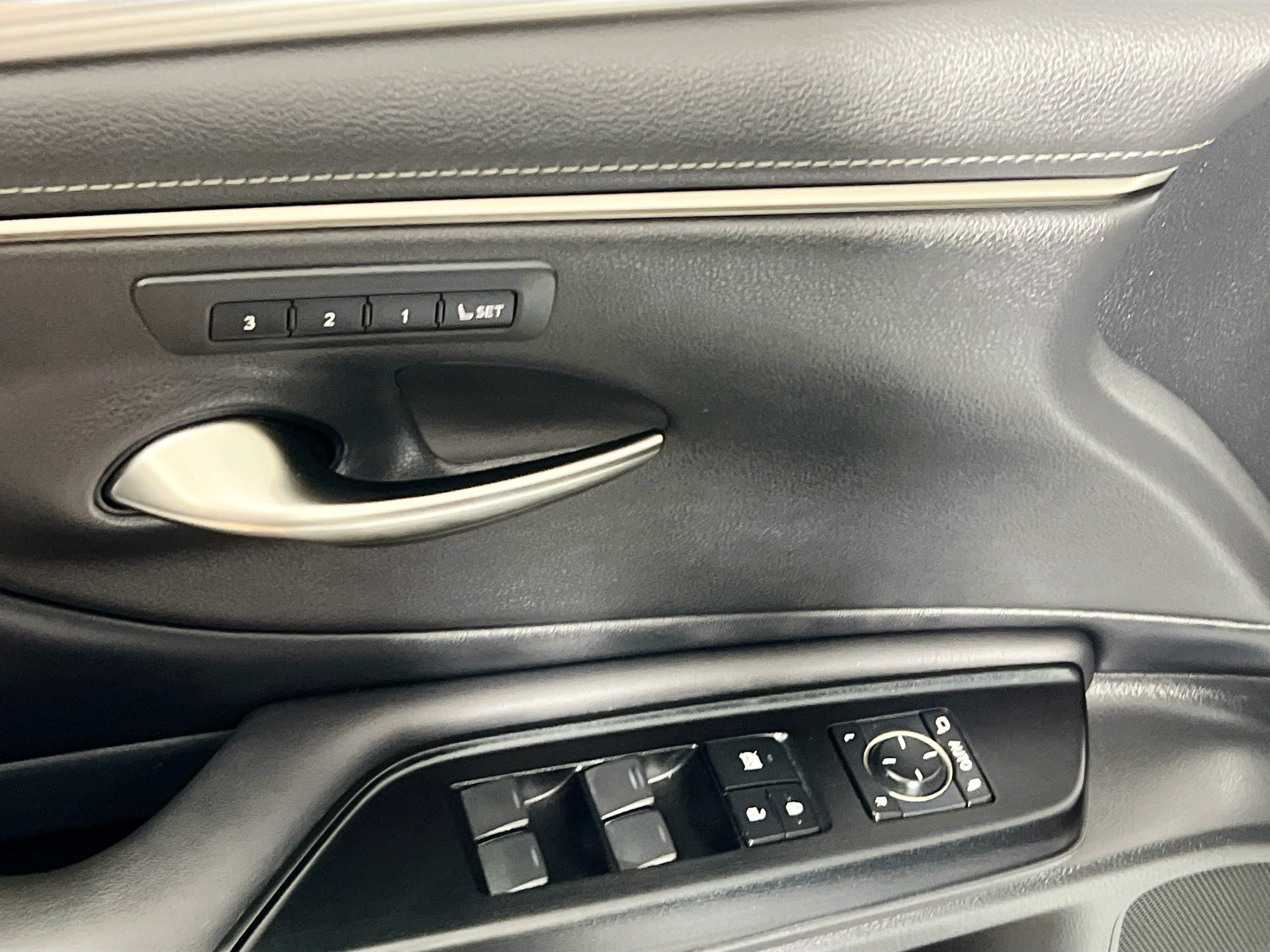 Used 2020 Lexus ES 350 F Sport w/ Accessory Package 2 FWD image 16