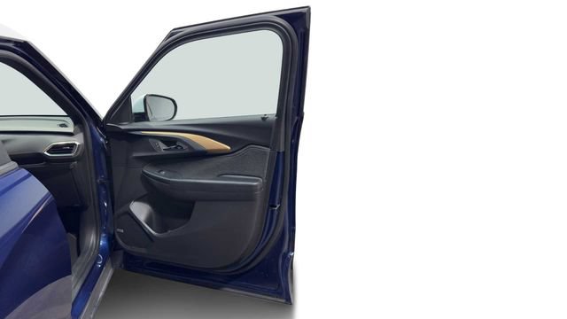 Used 2022 Chevrolet TrailBlazer ACTIV w/ Sun and Liftgate Package FWD image 9