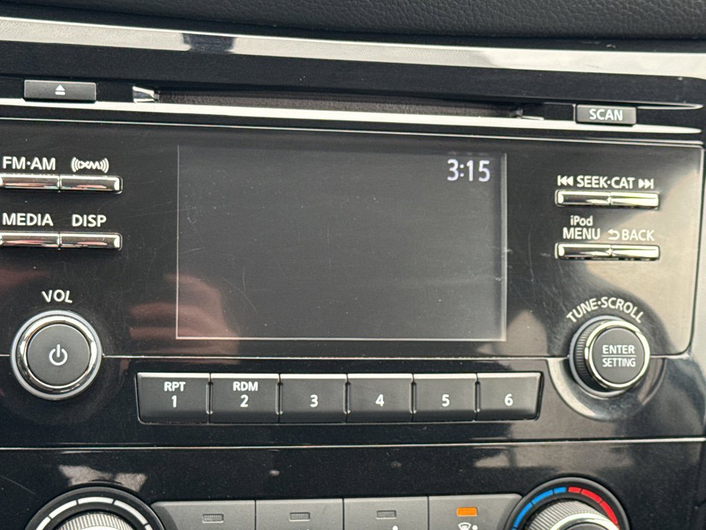 Used 2017 Nissan Rogue S w/ S Appearance Package image 18