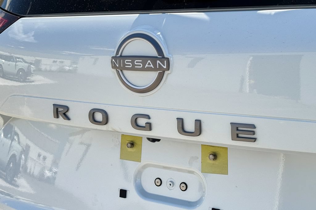 Used 2024 Nissan Rogue Platinum w/ Platinum Premium Package AWD/4WD image 17