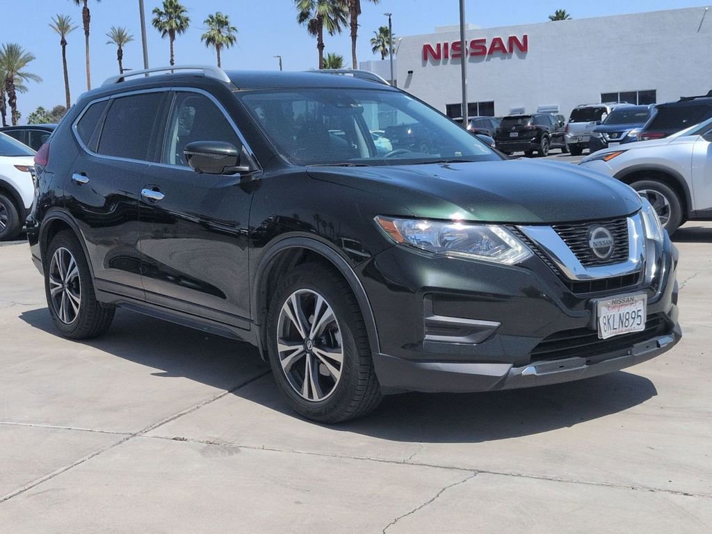 Used 2019 Nissan Rogue SV w/ Sun & Sound Touring Package image 3