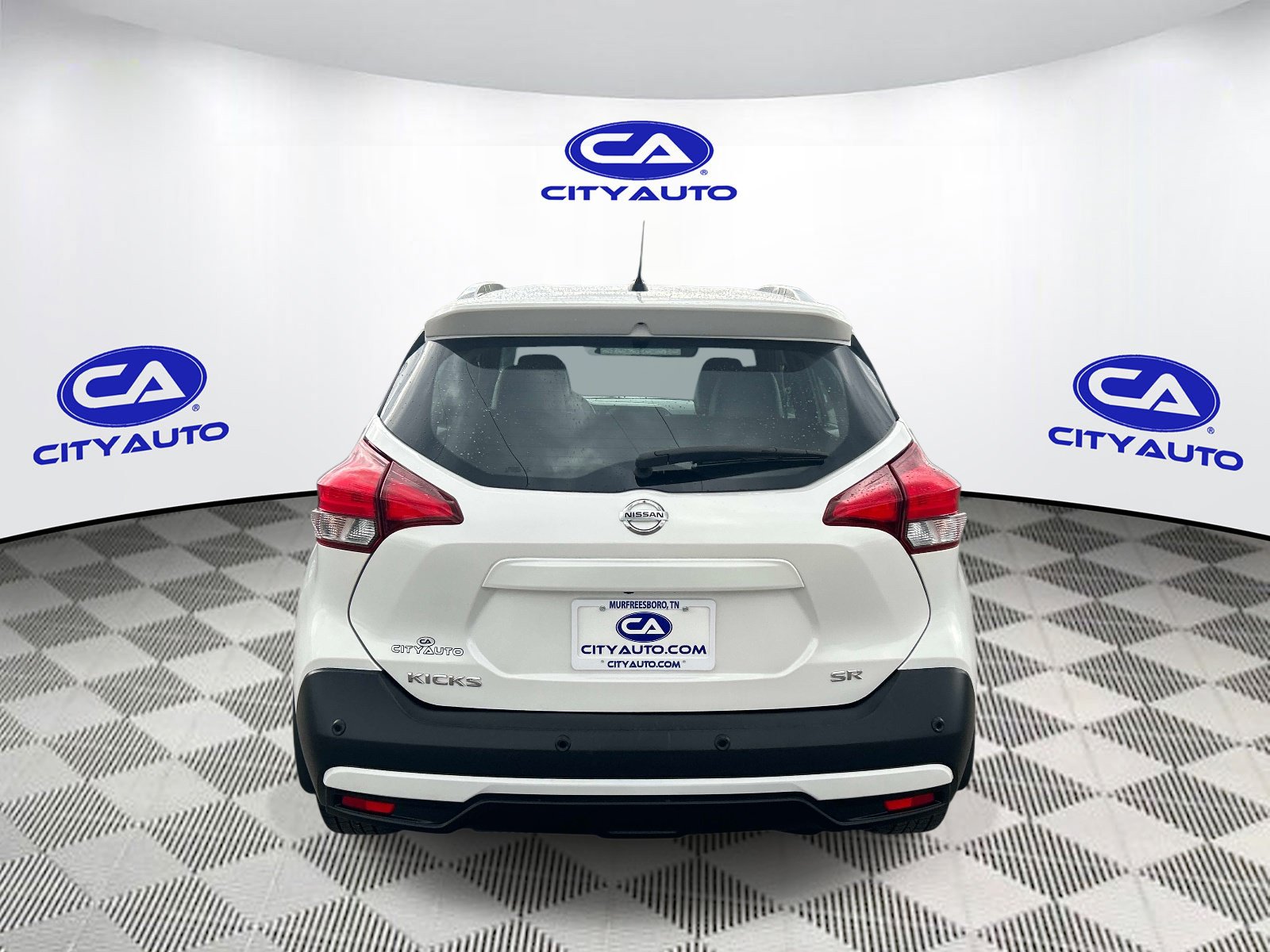 Used 2020 Nissan Kicks SR w/ SR Premium Package FWD image 4