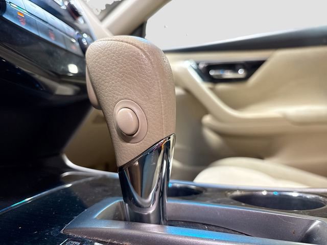 Used 2013 Nissan Altima 2.5 S FWD image 16