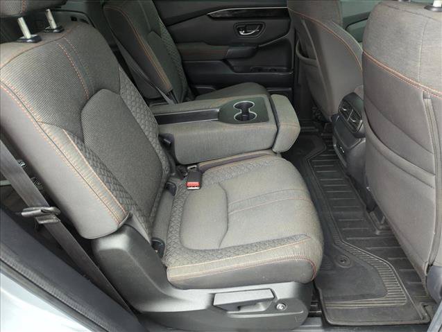 Used 2024 Honda Pilot Sport image 19