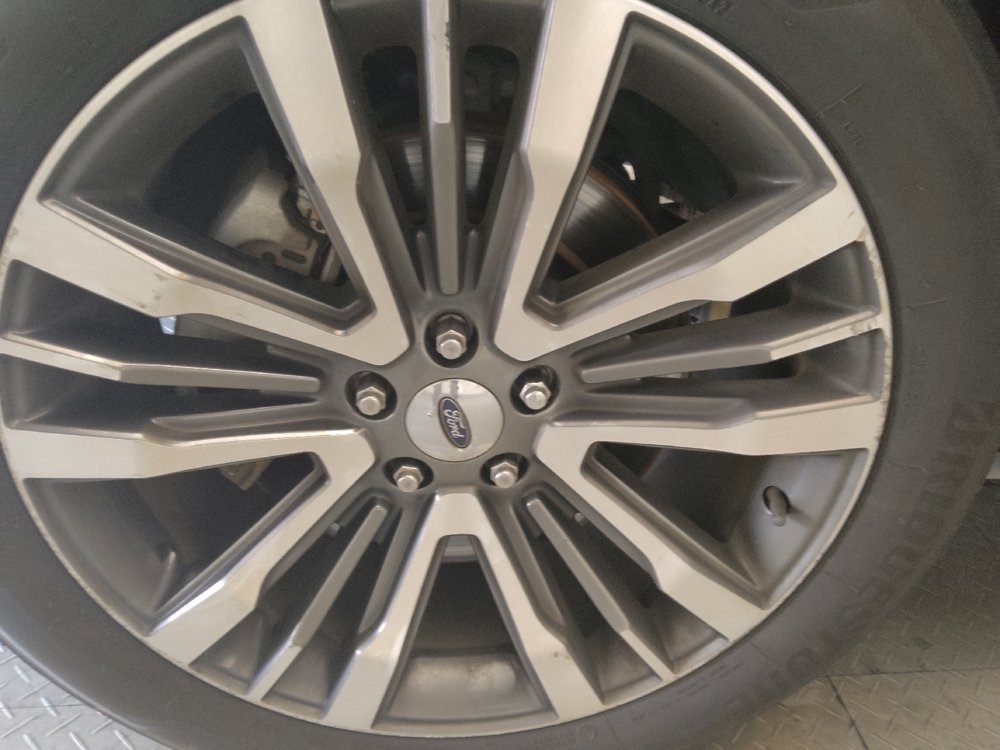 Used 2016 Ford Explorer Platinum AWD/4WD image 31
