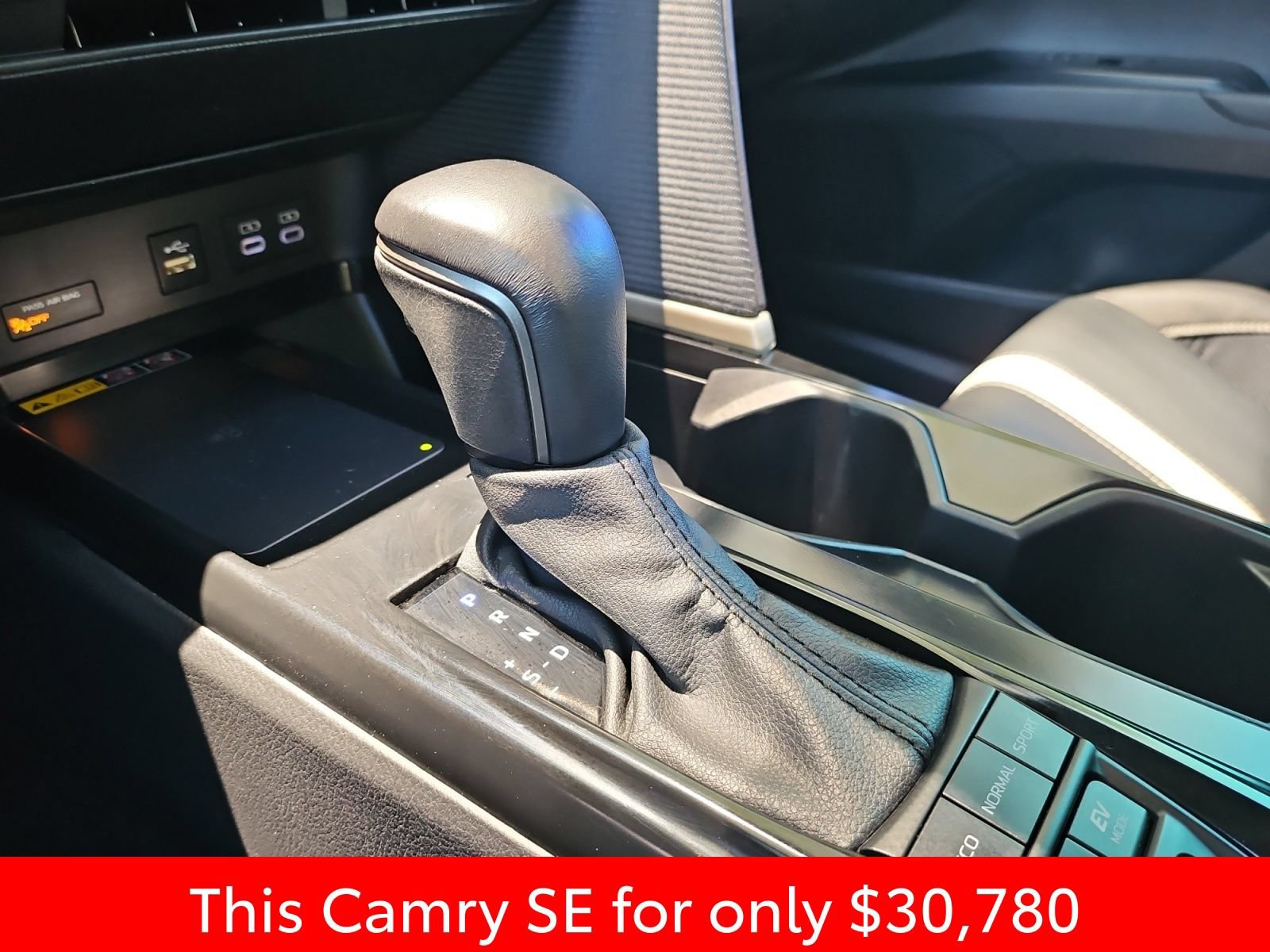 Used 2025 Toyota Camry SE w/ Convenience Package FWD image 21