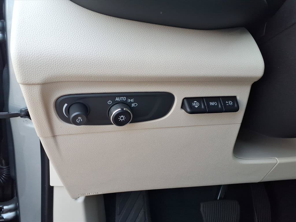 Used 2023 Buick Envision Avenir AWD/4WD image 18