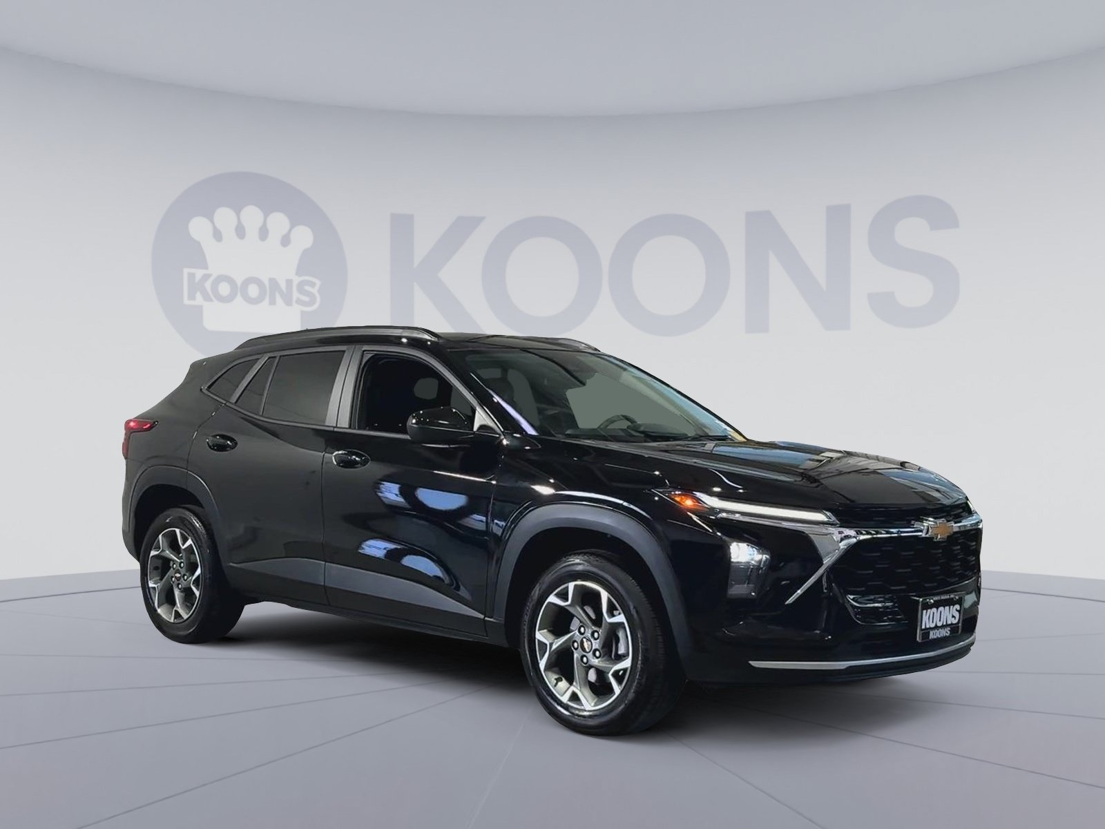 Used 2024 Chevrolet Trax LT FWD image 2