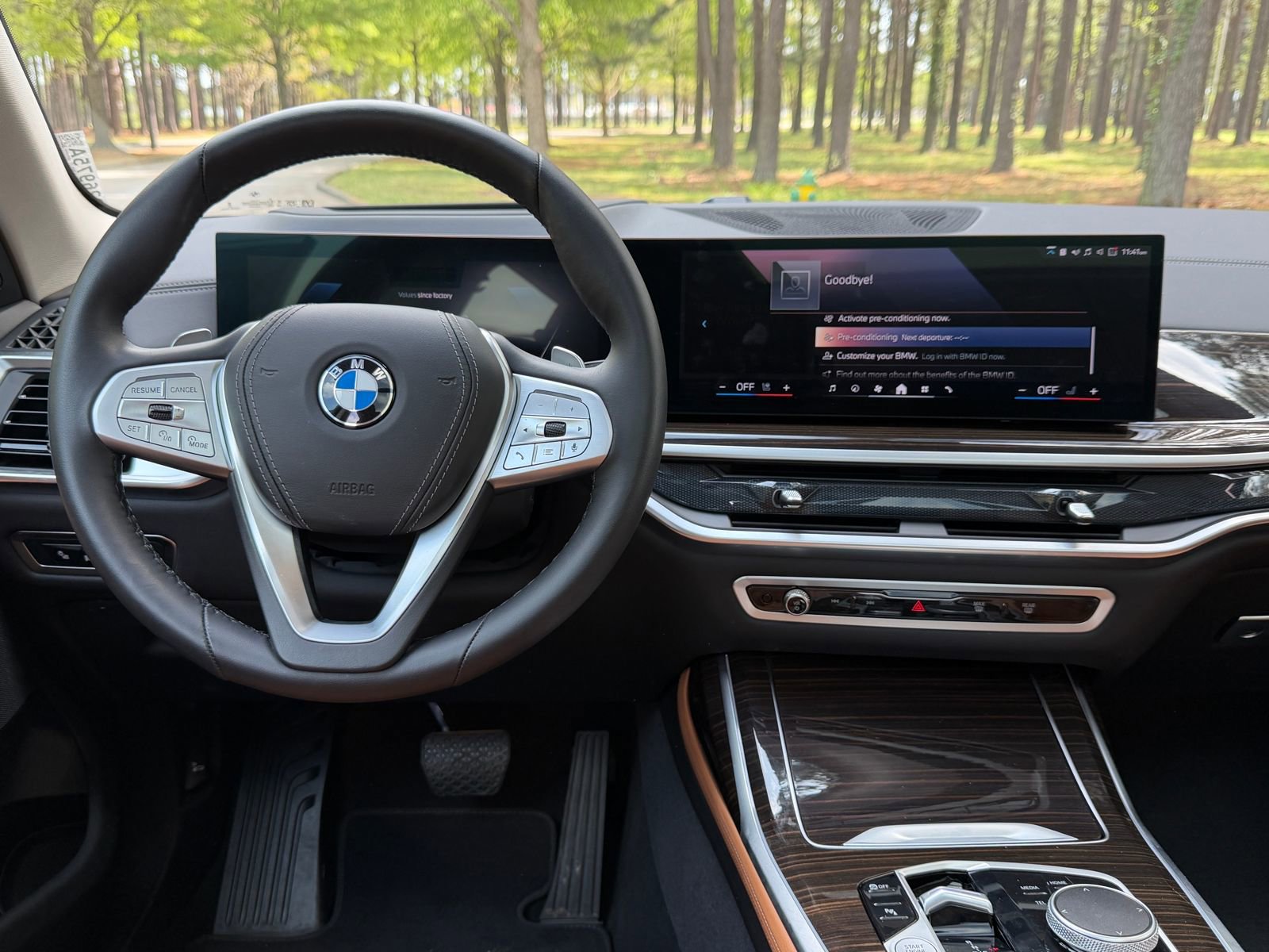 Used 2024 BMW X7 xDrive40i image 3