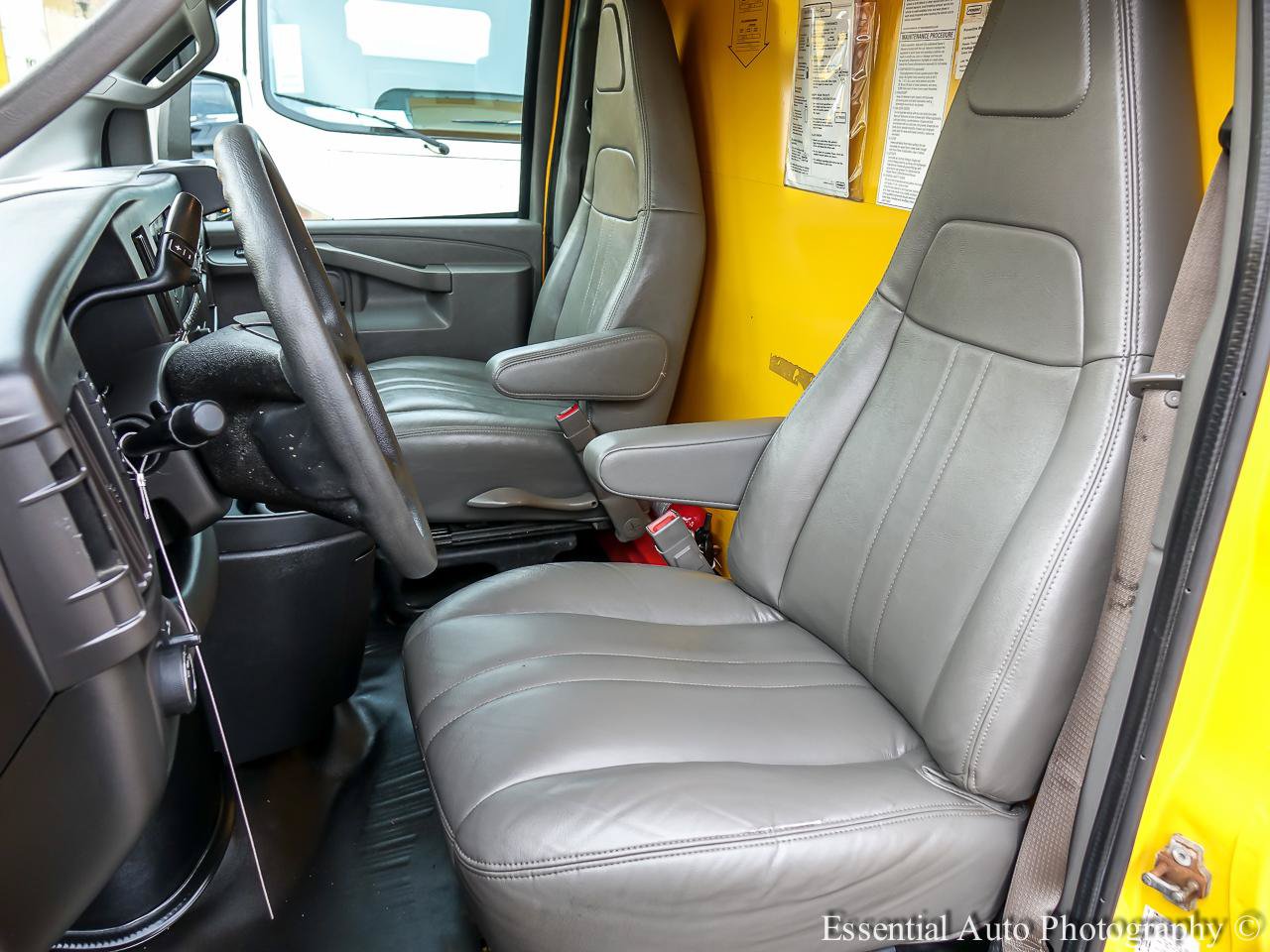 Used 2019 GMC Savana 3500 Extended w/ Driver Convenience Package RWD image 9