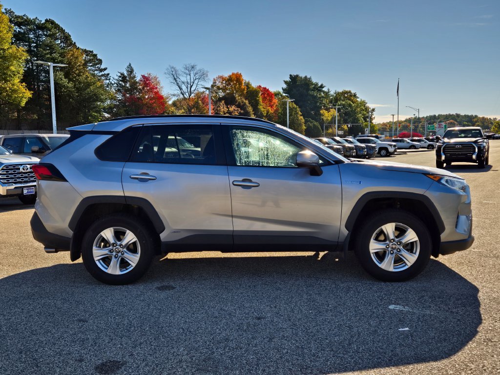Used 2021 Toyota RAV4 XLE AWD/4WD image 7