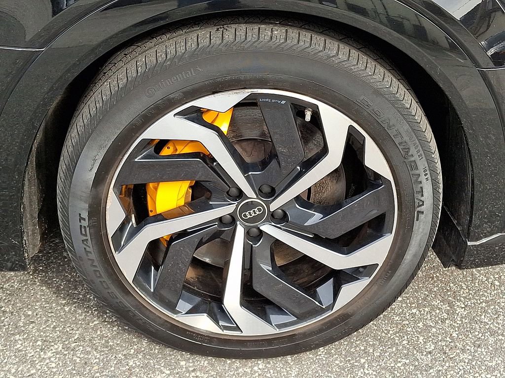 Used 2023 Audi e-tron Premium Plus w/ Premium Plus Package image 8