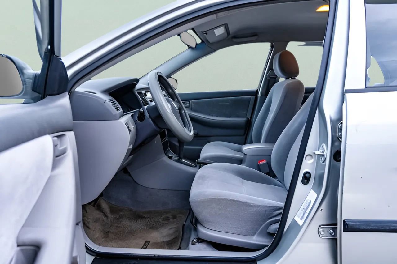 Used 2004 Toyota Corolla LE image 8