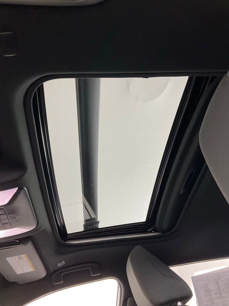 Used 2023 Toyota RAV4 SE image 25