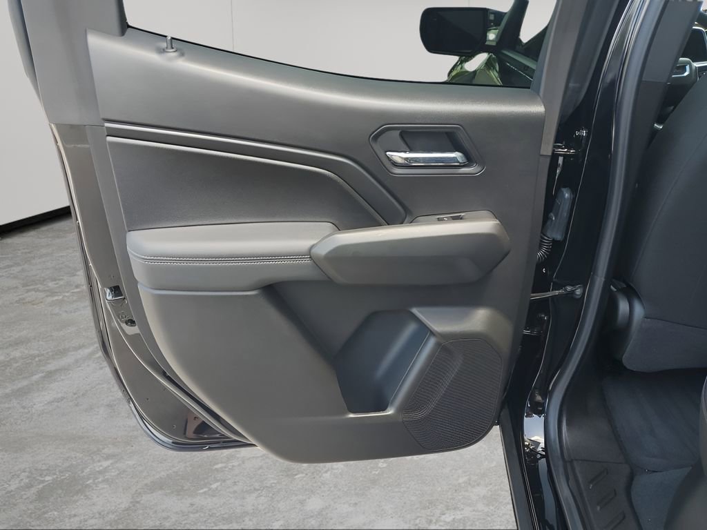 Certified 2025 GMC Canyon Elevation image 17