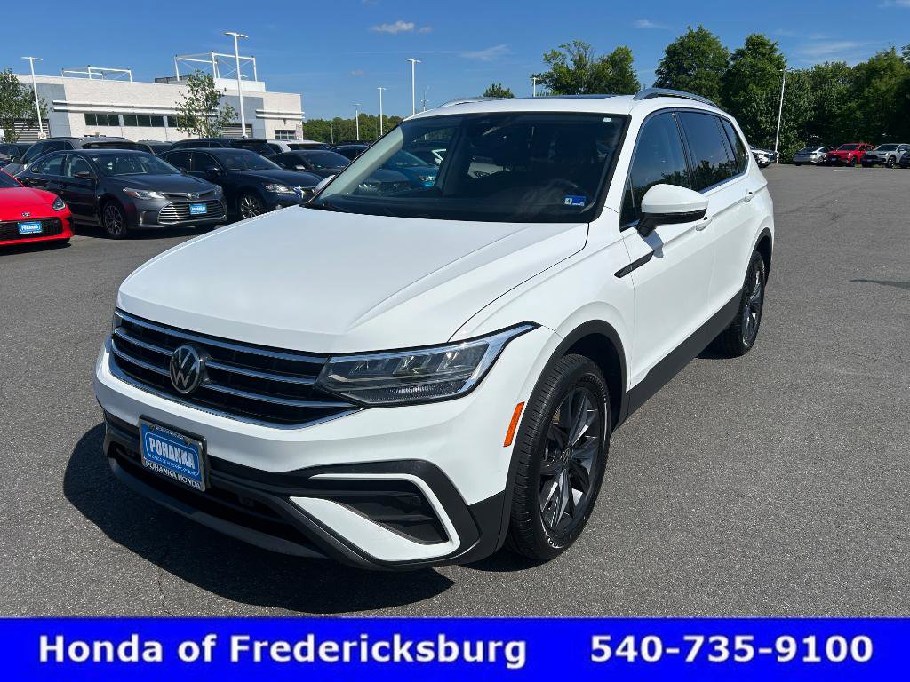 Used 2022 Volkswagen Tiguan SE FWD image 2
