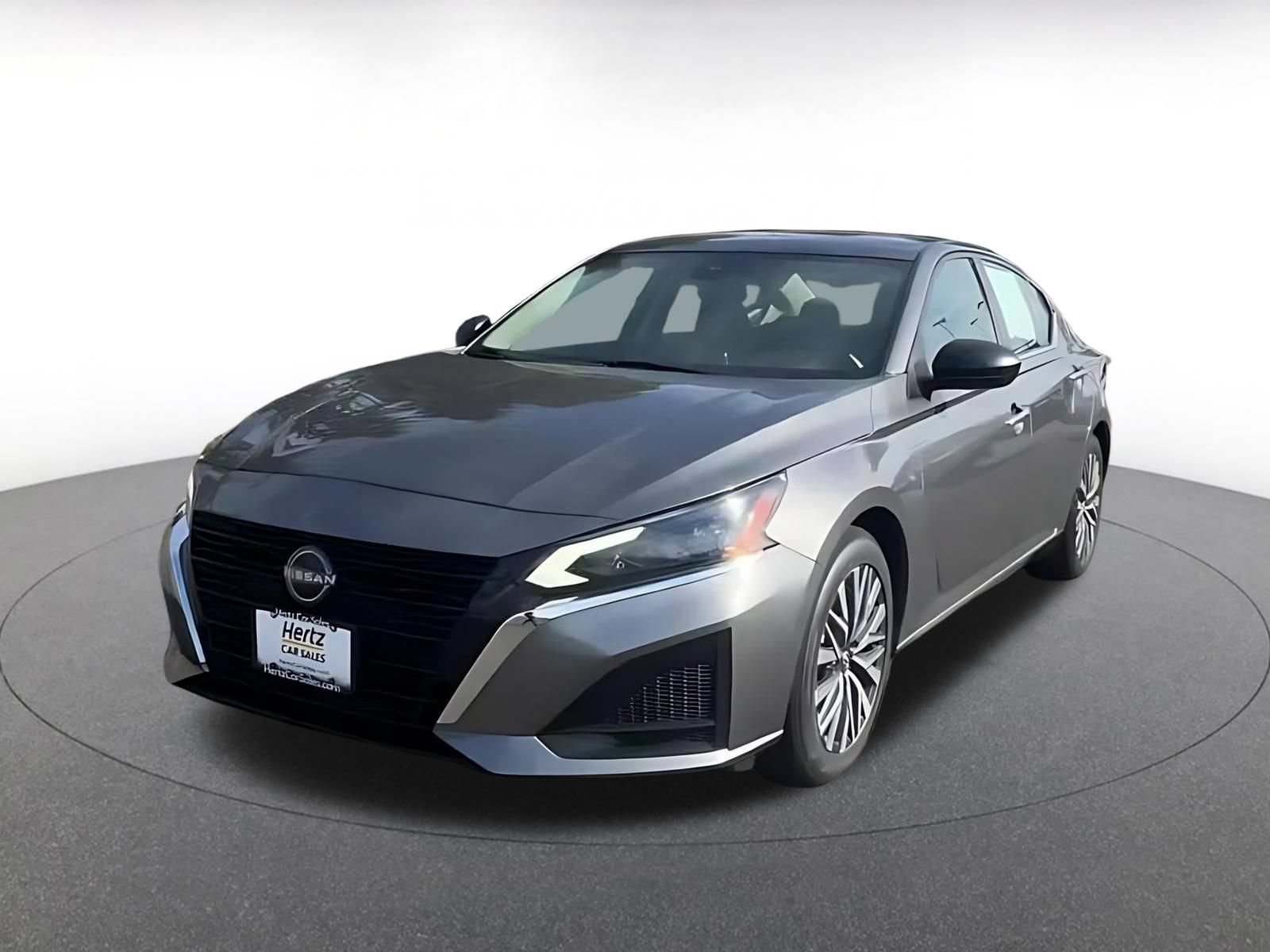 Used 2025 Nissan Altima 2.5 SV FWD image 4