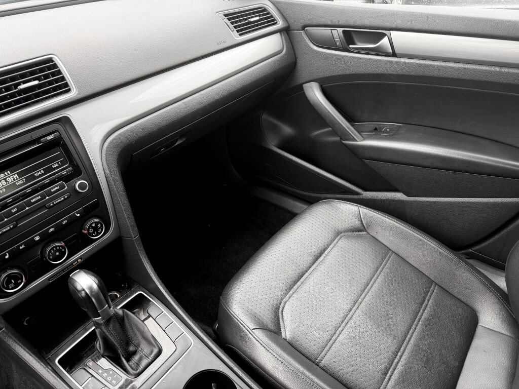 Used 2014 Volkswagen Passat 1.8T S image 13