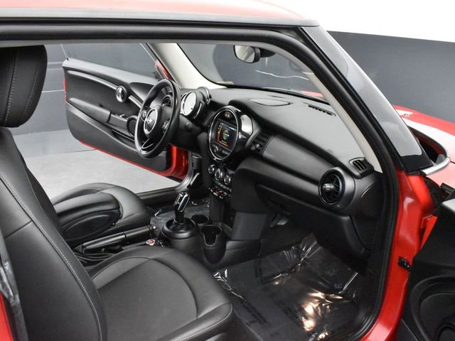 Used 2020 MINI Cooper 2-Door Hardtop w/ Storage Package image 16