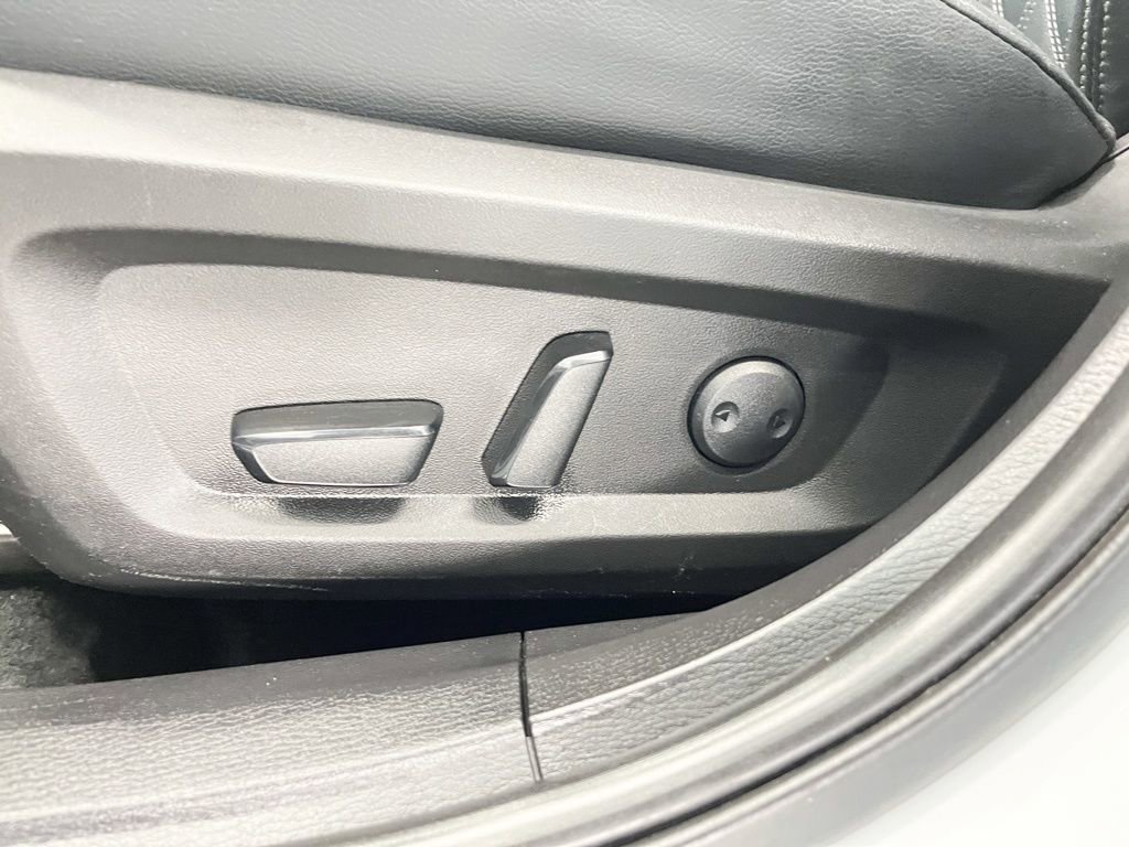 Used 2022 Mitsubishi Outlander SEL image 17