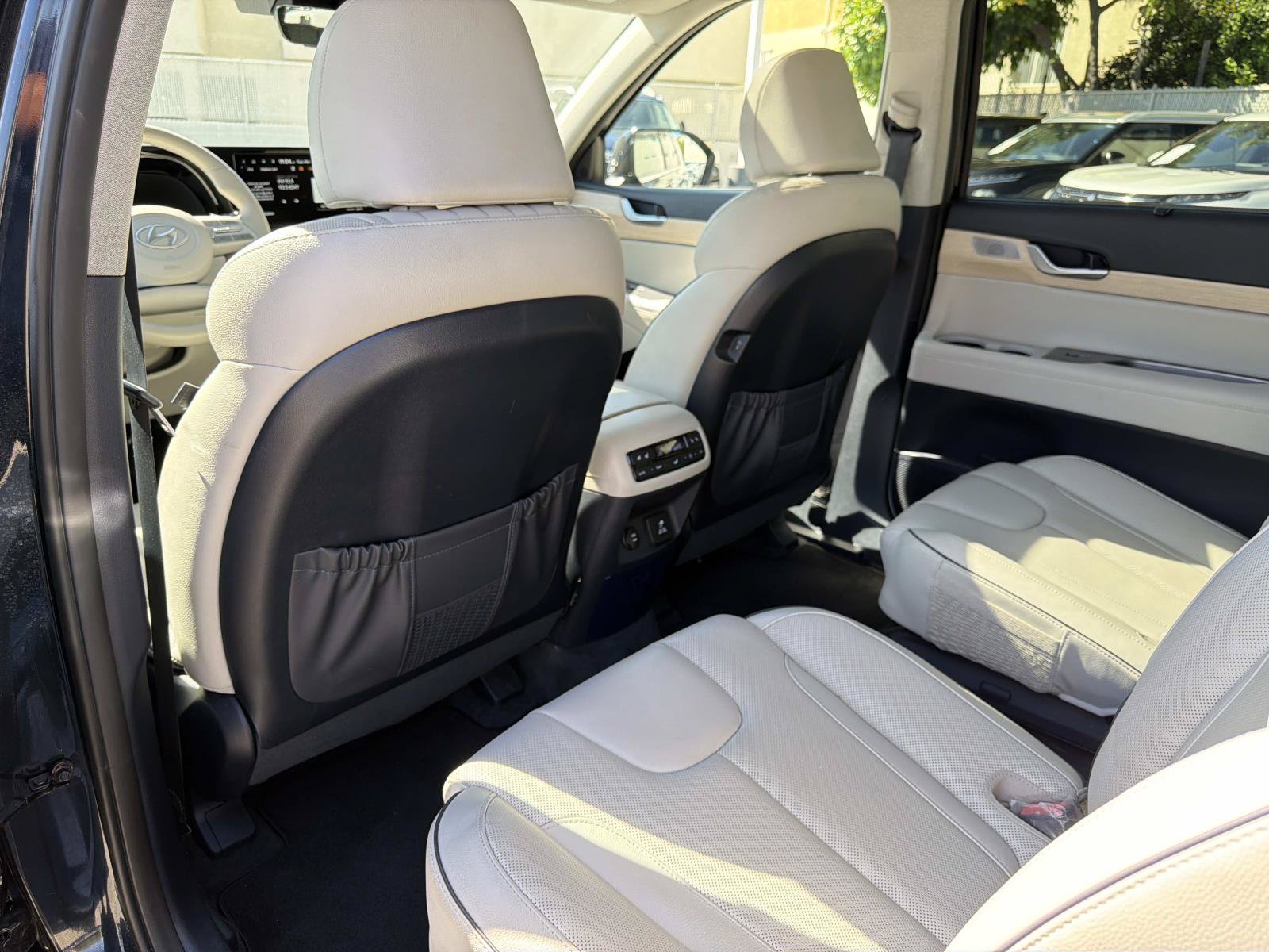 Used 2024 Hyundai Palisade Limited FWD image 13