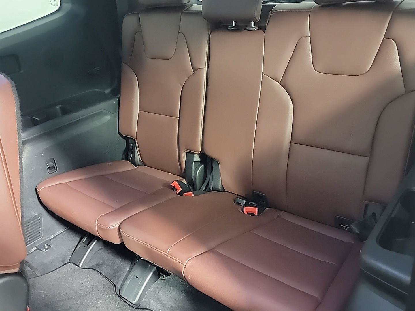 Certified 2024 Kia Telluride SX w/ Towing Package FWD image 16