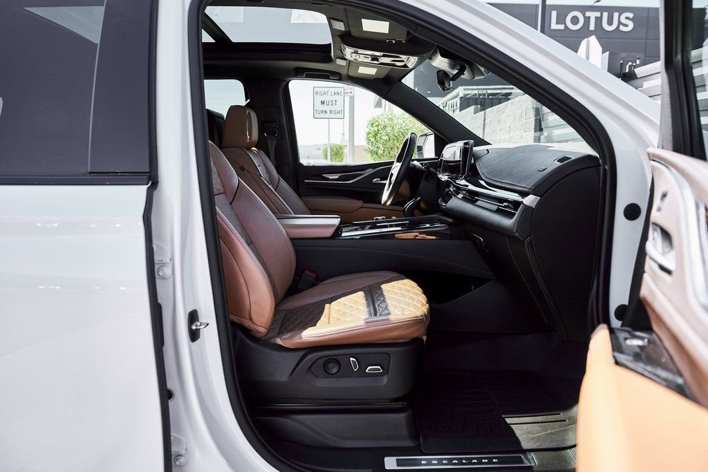 Used 2023 Cadillac Escalade ESV Sport w/ LPO, ONYX Package image 24