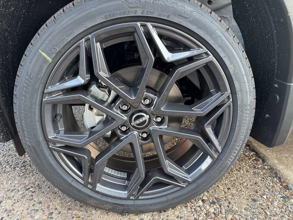 New 2026 Nissan Kicks SR w/ SR Premium Package AWD/4WD image 10