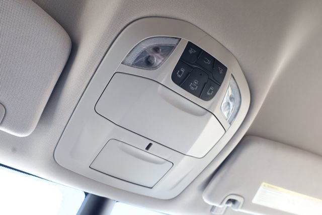 Used 2024 Chrysler Pacifica Touring-L FWD image 20