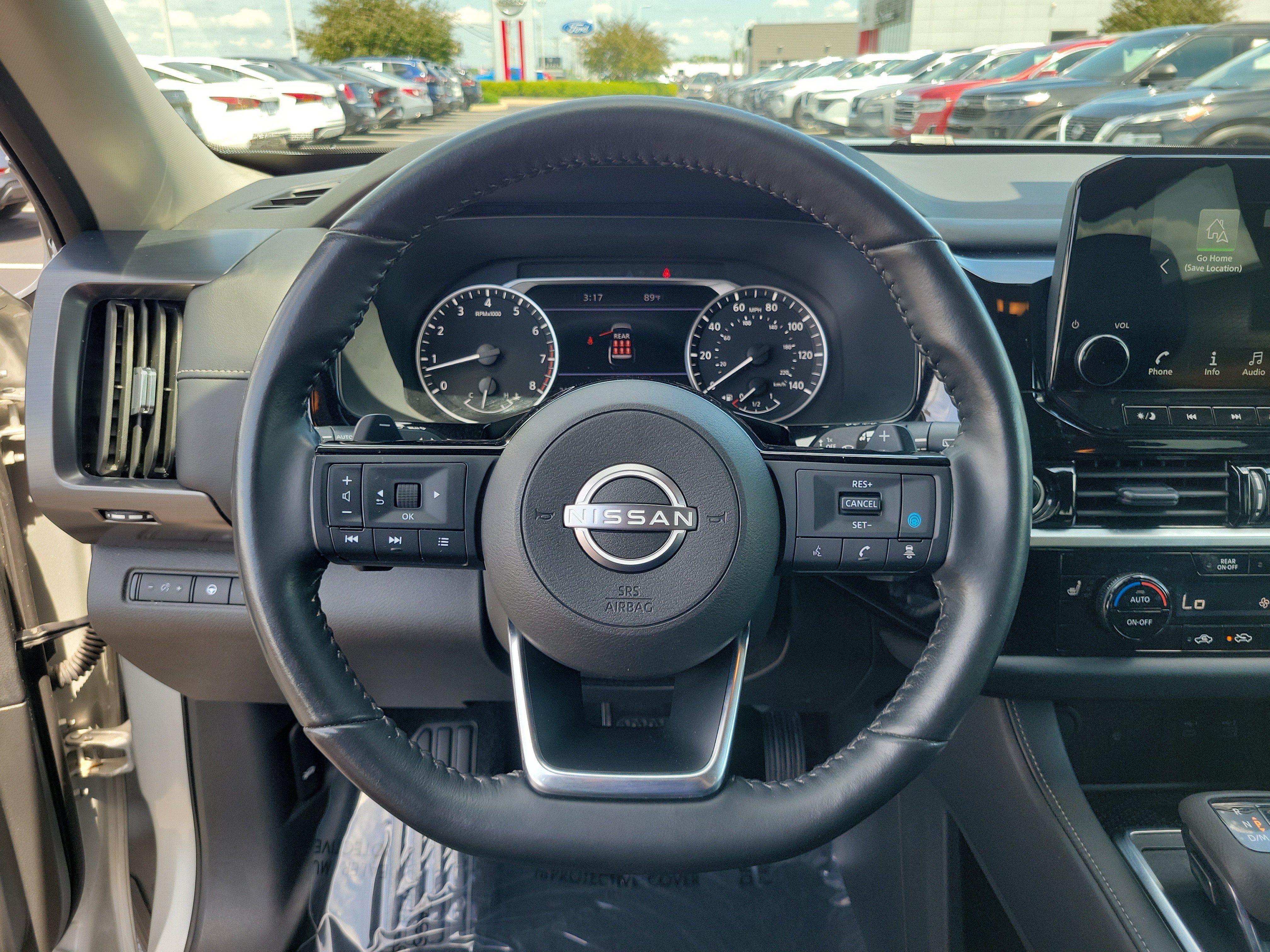 Certified 2024 Nissan Pathfinder SL w/ Black Appearance Package AWD/4WD image 21