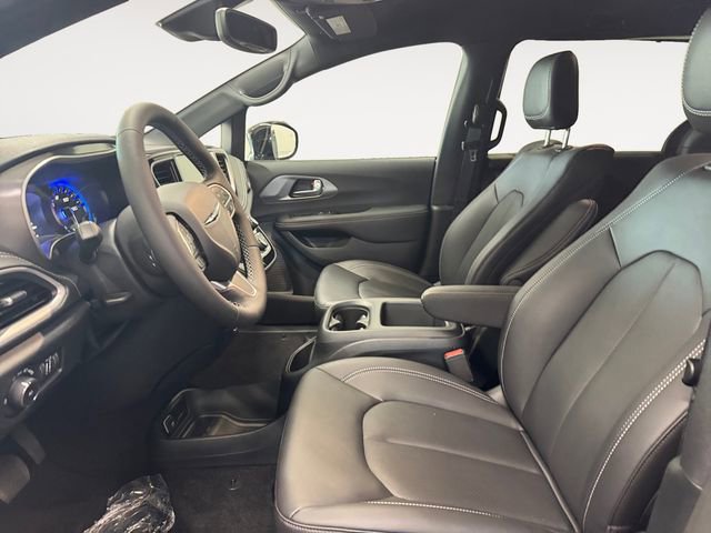 New 2026 Chrysler Pacifica Select image 6
